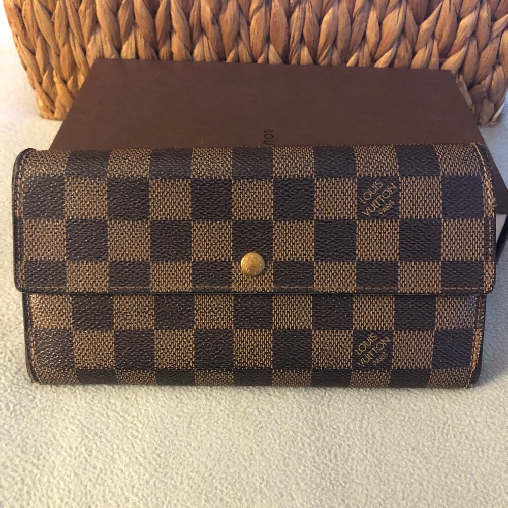 Authentic Damier Ebene Sarah wallet